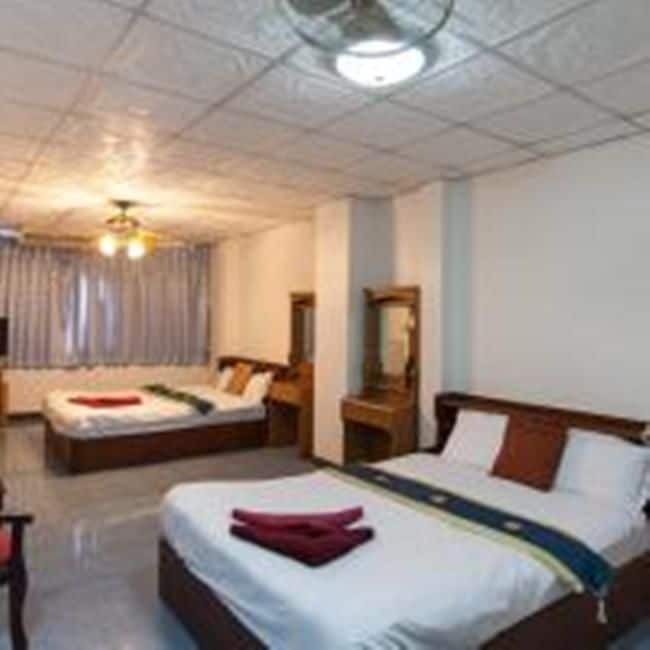 Walking Street Encore Hotel Паттая Екстер'єр фото